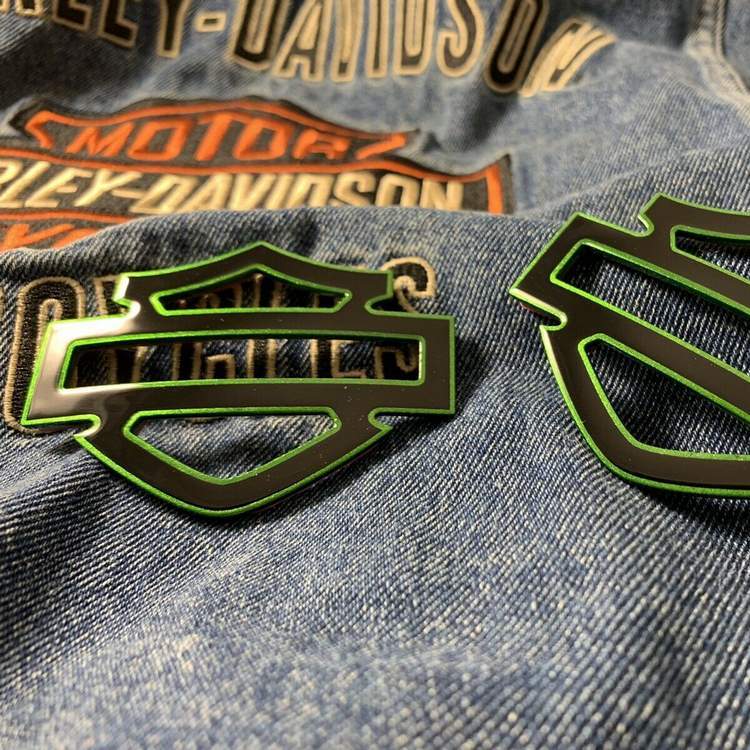 Black with green front outline tank emblems for Harley - Image 3
