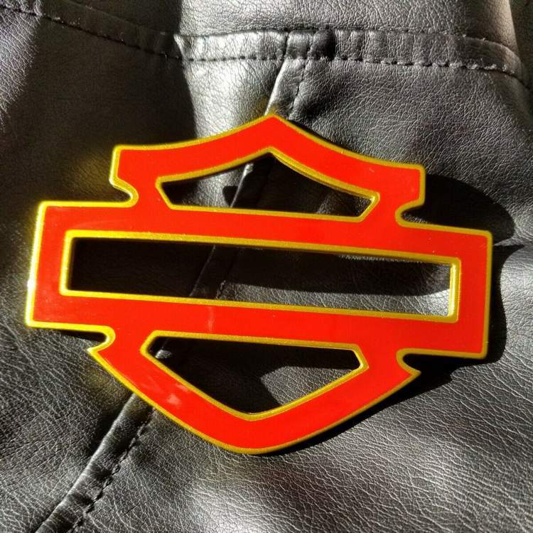 Red with gold front outline tank emblems for Harley - Image 3